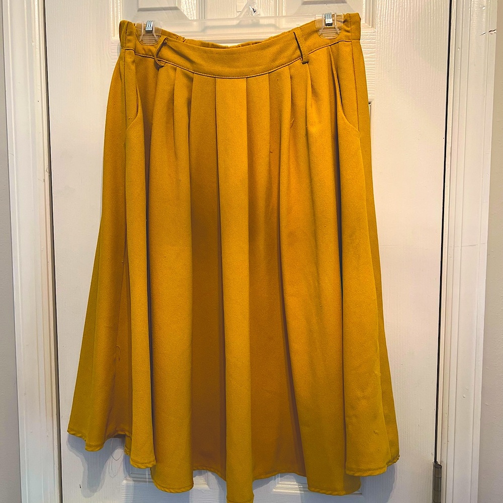 ModCloth Mustard Yellow MIDI Skirt. Size M/L.
